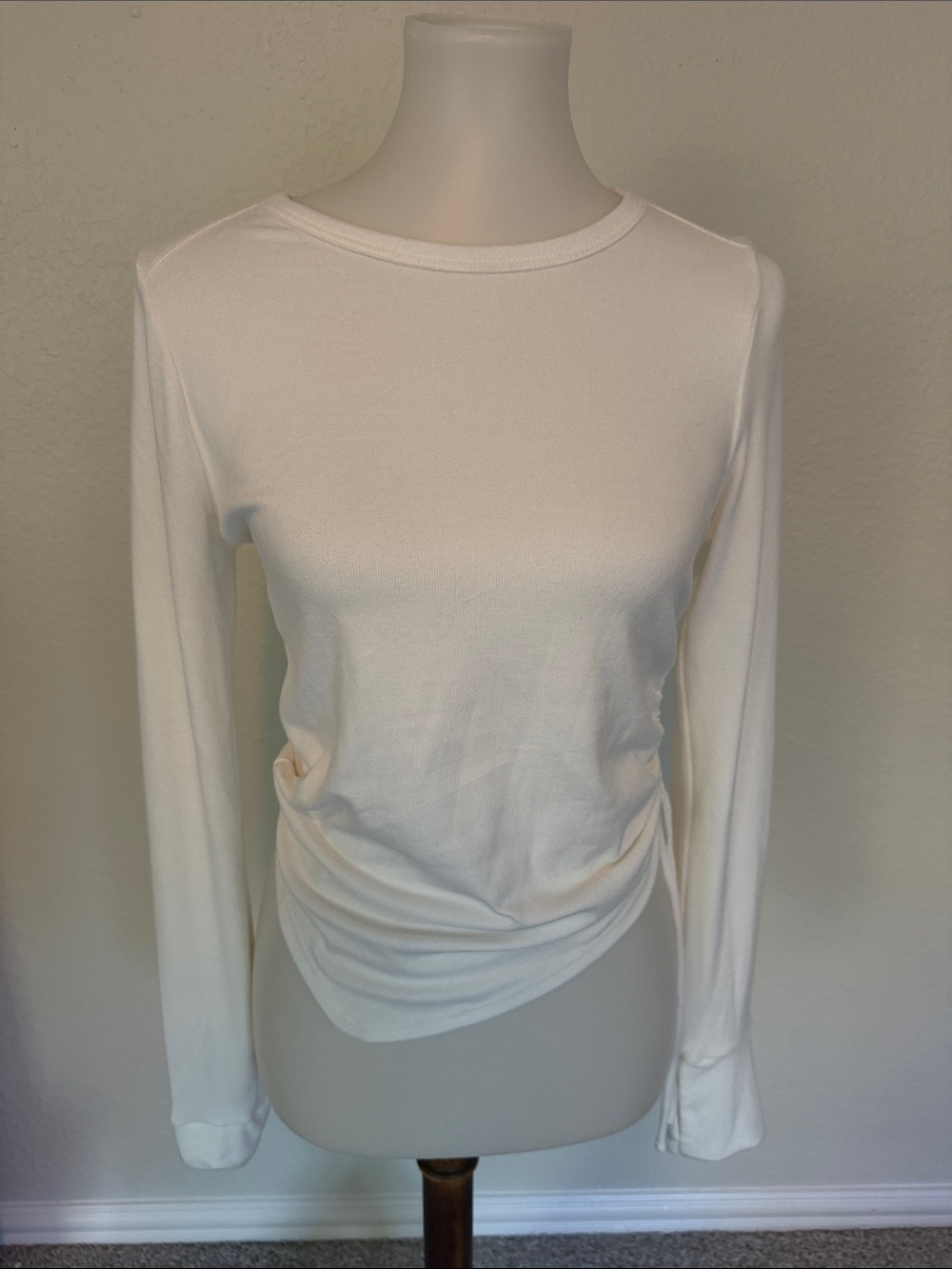 Women's Long-Sleeve Crewneck Tee in White